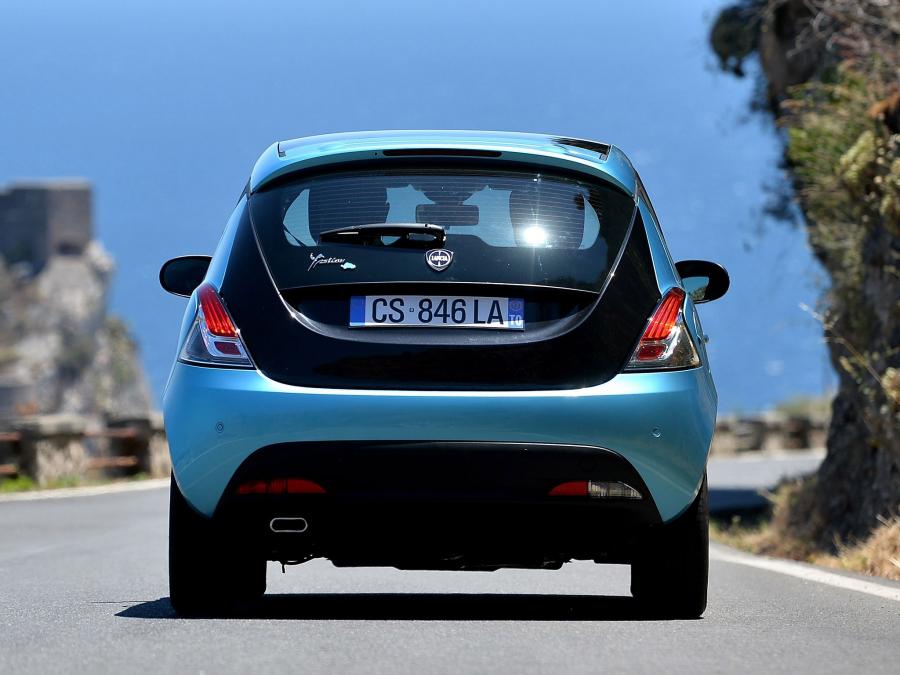  Lancia Ypsilon Elefantino 2013 года  (фото 9 из 18)